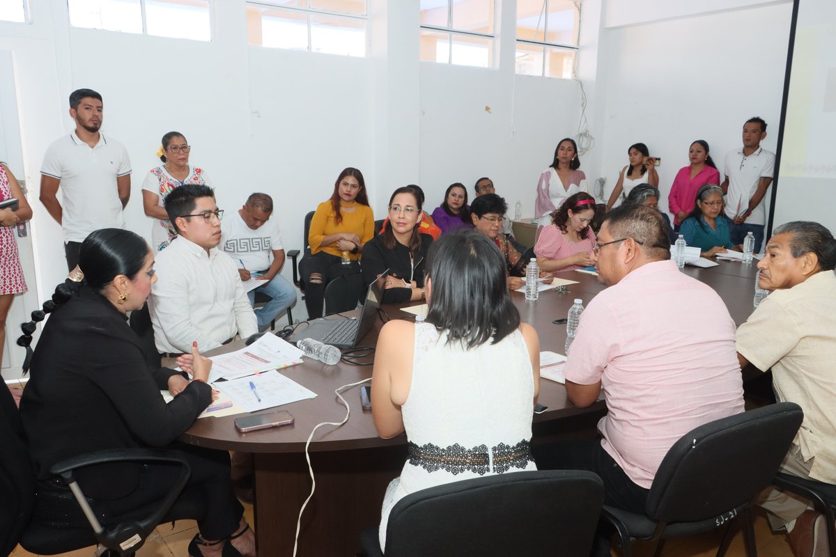 STyPSGuerrero's tweet photo. Con el propósito de analizar las acciones desarrolladas por el #SNEGuerrero en 2025, la #STyPS, encabezada por @OmarEstradaBus realizó una reunión ordinaria a través de la Subsecretaría de Empleo y Previsión Social, dirigida por Marlene Gómez Camero, quien presidió este encuentro https://t.co/aDbIlDqs2d