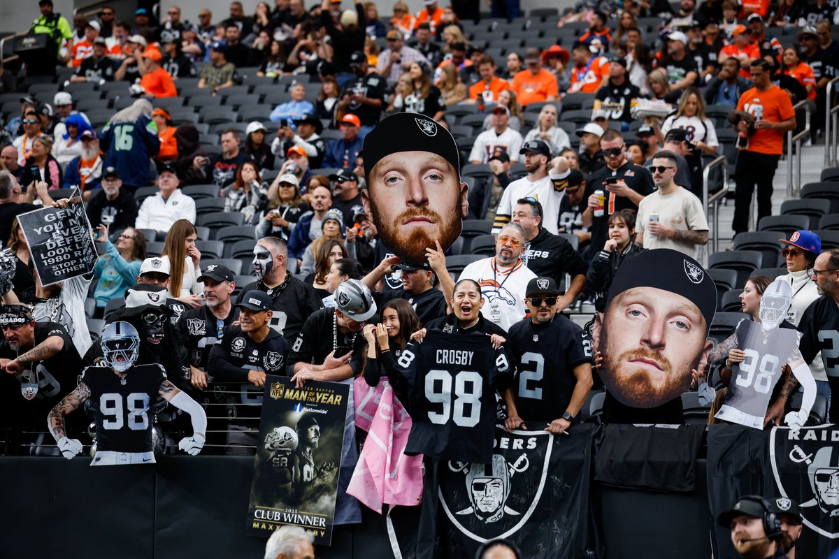 Repost to vote for <a href="/CrosbyMaxx/">Maxx Crosby</a>  in the <a href="/Nationwide/">Nationwide</a> Charity Challenge! #WPMOYChallenge