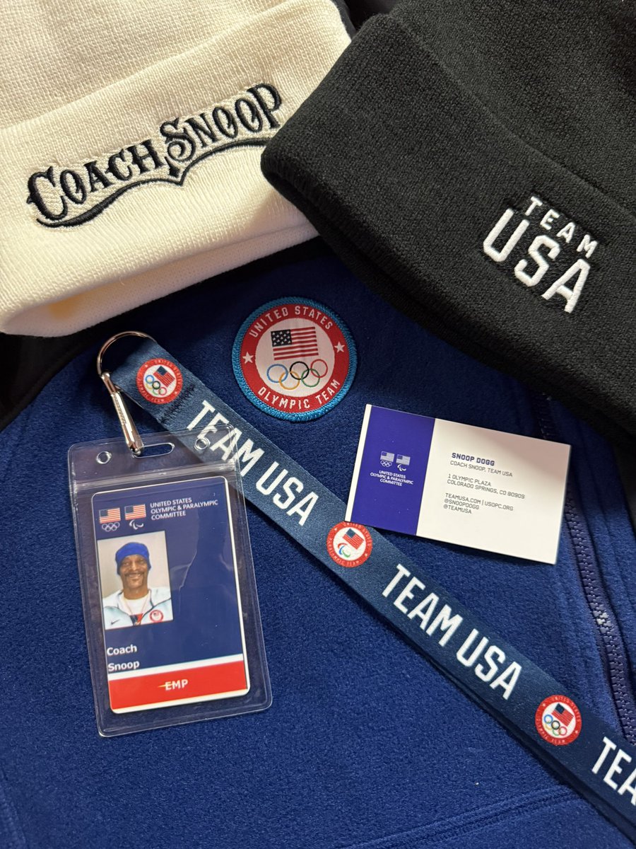 SnoopDogg's tweet image. What an honor!! Blessings @TeamUSA thank you 👊🏿💯🎄