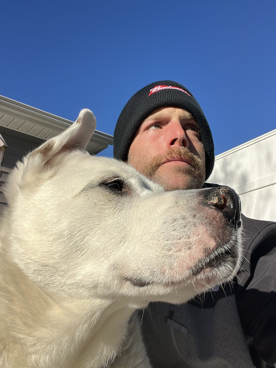 BaseballEC's tweet image. My grandmother always said if snow sticks around for a few days. It's waiting for more snow. Supposed to snow here tomorrow...we patiently wait @CrabbyPrivateer @Titus_252 @pirate021683 @Bigdixswanging @PIRATE_247 @TarboroBill