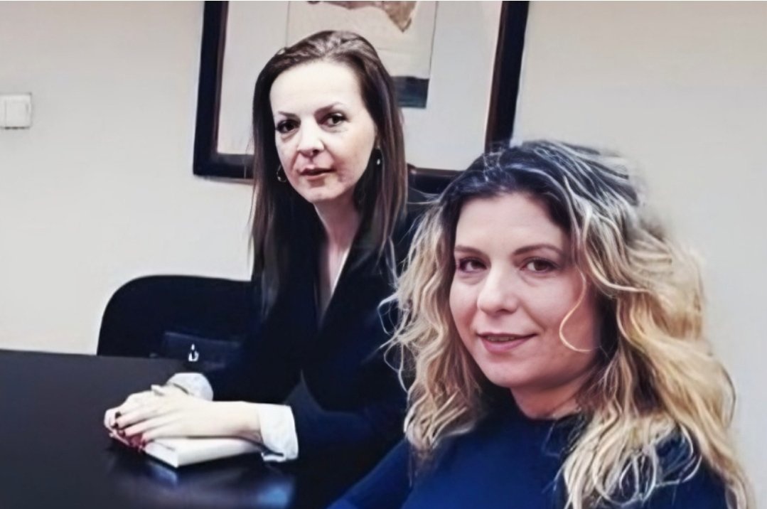 Η αντιπρόεδρος της εξεταστικής επιτροπής και η εξεταζόμενη