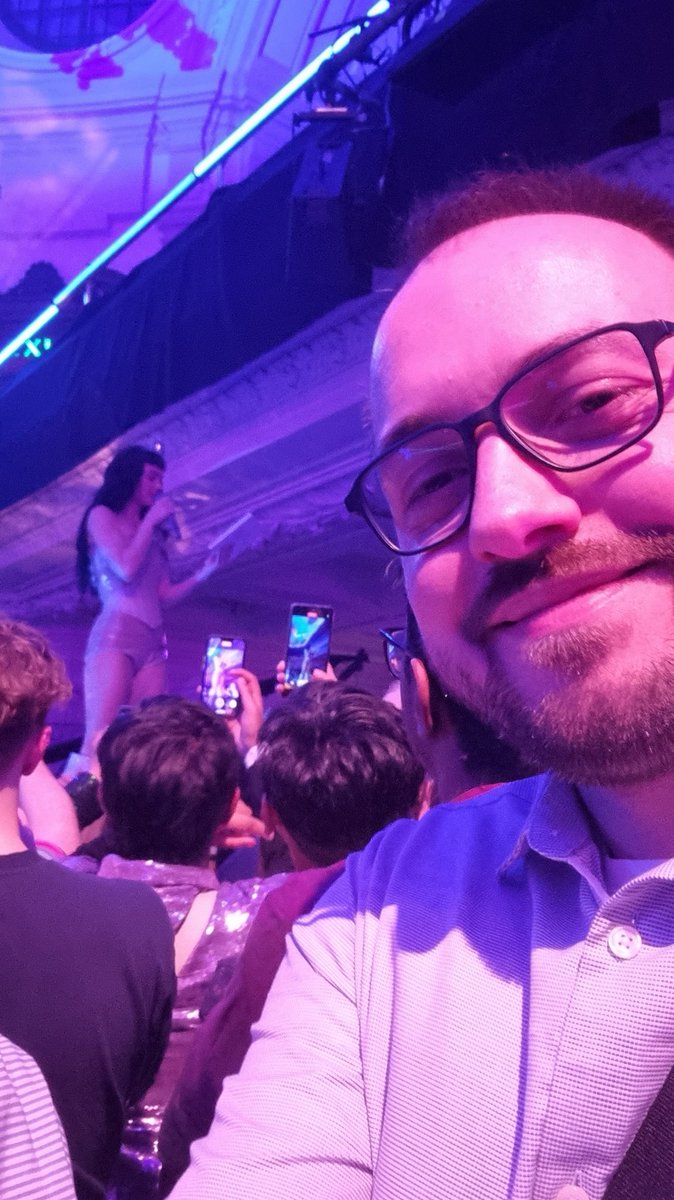 KPerry_fans's tweet image. Ce selfie a 1 an et marque l'une des plus belles soirées de ma vie de Katycat 🥰 #NightOfALifetime