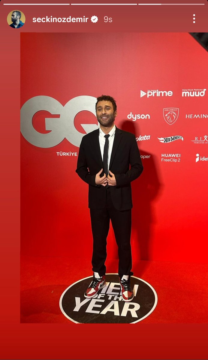 TDizi101's tweet photo. Karizma #SeçkinÖzdemir ✨️🤘
Ekrana geri dön.. https://t.co/0jDz14mfyz