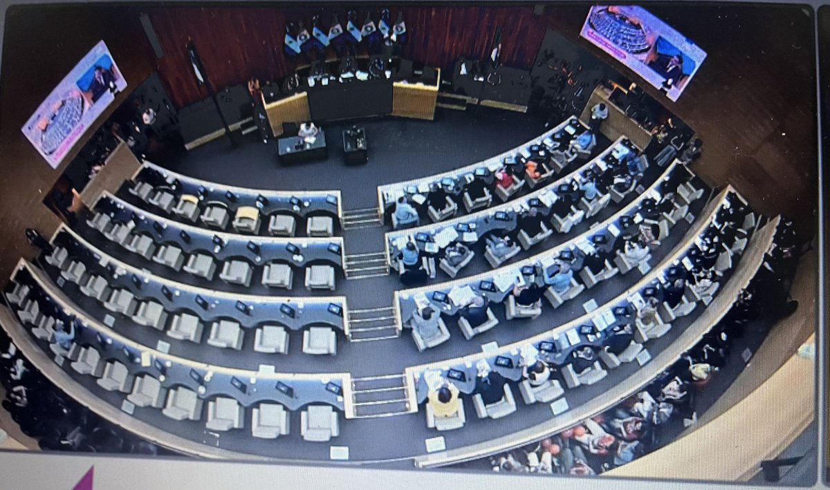 Sí Spacecci no estuviera sentado ahí este atropello institucional no se podría producir. El peronismo haciendo peronismo de la peor manera posible. Repartiendo la plata de todos, en cargos millonarios pero ineficaces para  el fin que suponen tener.