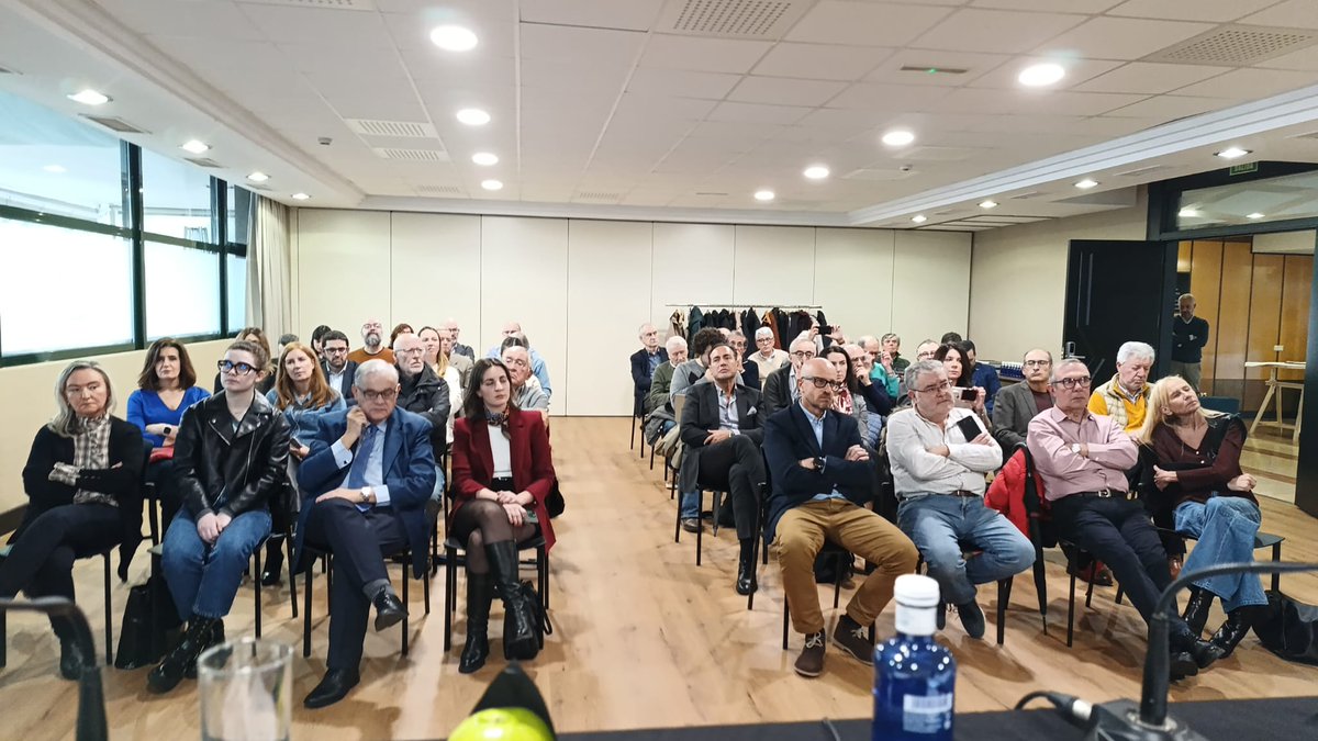 Destacadas conclusiones del informe "La innovación en la comunicación en Galicia", en el que colaboraron 25 académicos y profesionales, y que incluye una  amplia encuesta. Sus propuestas deberían pesar para el diseño de futuras estrategias políticas y sociales en este sector.