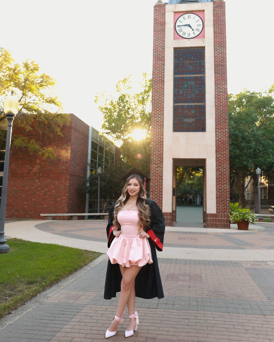 uiwcardinals's tweet photo. “UIW will always be my home because it built me, challenged me and believed in me. All the late nights studying, every early morning clinical and every tear carried me to this moment.”
Rayven Acuna, BSN ’25
Nursing, SNHP
#UIWGrad #UIW2025 https://t.co/Pi6nHCzj58