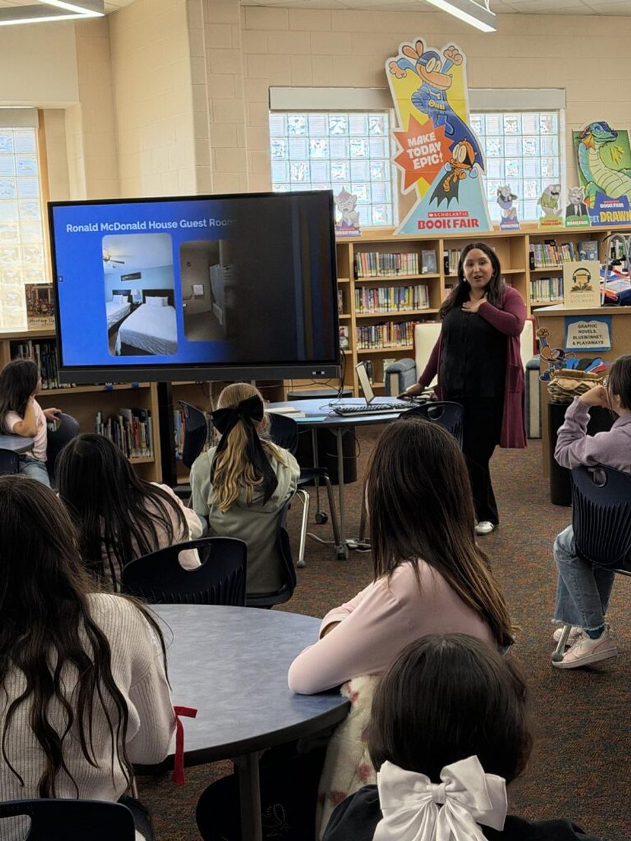 GPISD1's tweet image. 🌸 Blooms Club at East Cliff! 🌸
5th grade girls are leading with kindness, friendship, and community! They learned about the Ronald McDonald House and spent time with Duke, the service dog 🐾.
#BloomsClub #Leadership #Community #EastCliffPride #DistrictPride