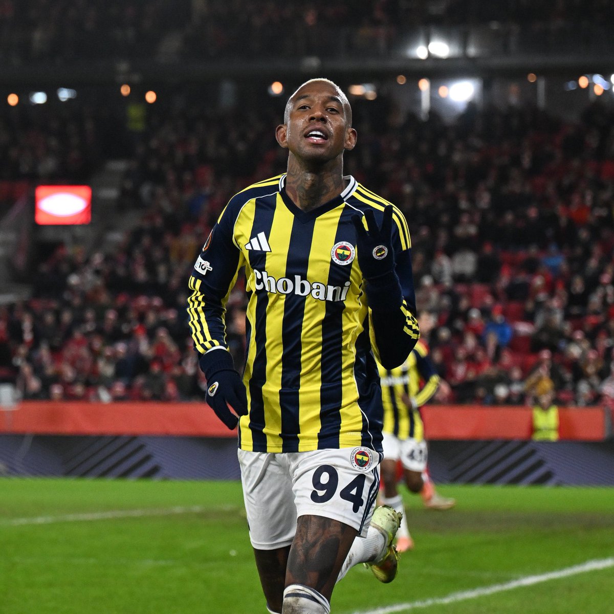 Bendeki bilgilere göre, Fenerbahçe’nin Avrupa kupalarında 3 veya daha fazla gol atan 8.oyuncusu Talisca oldu.

3 gol atanlar 
Cemil Turan
Edin Dzeko
Tuncay Şanlı
Enner Valencia
Daniel Güiza 
Şenol Birol
Talisca 

4 gol atan
Semih Şentürk
