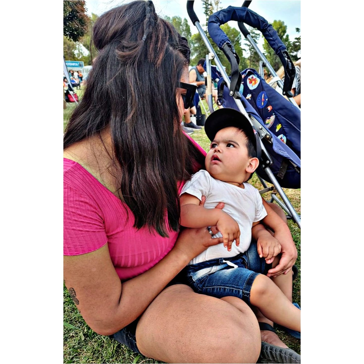 Mi amooooooor❤️
Ojala me mires así toda la vida mi abrojito hermoso 💚 
Te amo mi goldii 😍❤️✨️