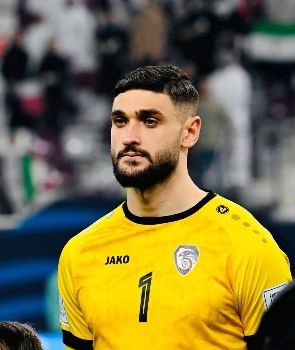 صحيح أن المنتخب قد خسر ، لكن هُناك من ربح قلوب السوريين..شكرآ لك الياس هدايا 💚🇸🇾