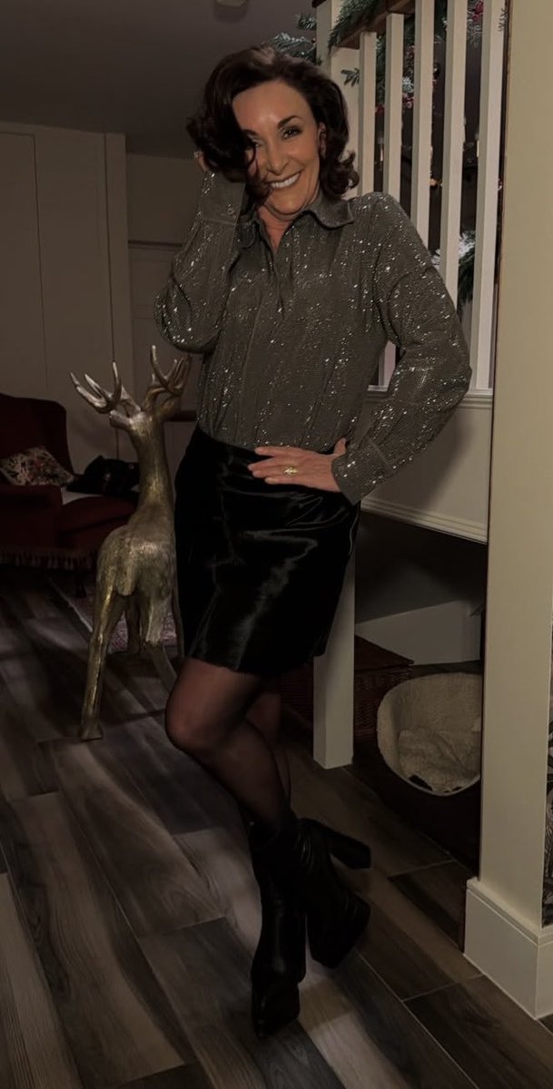 devioustrain's tweet image. Shirley Ballas #blacktights BBC 1  Strictly Come Dancing