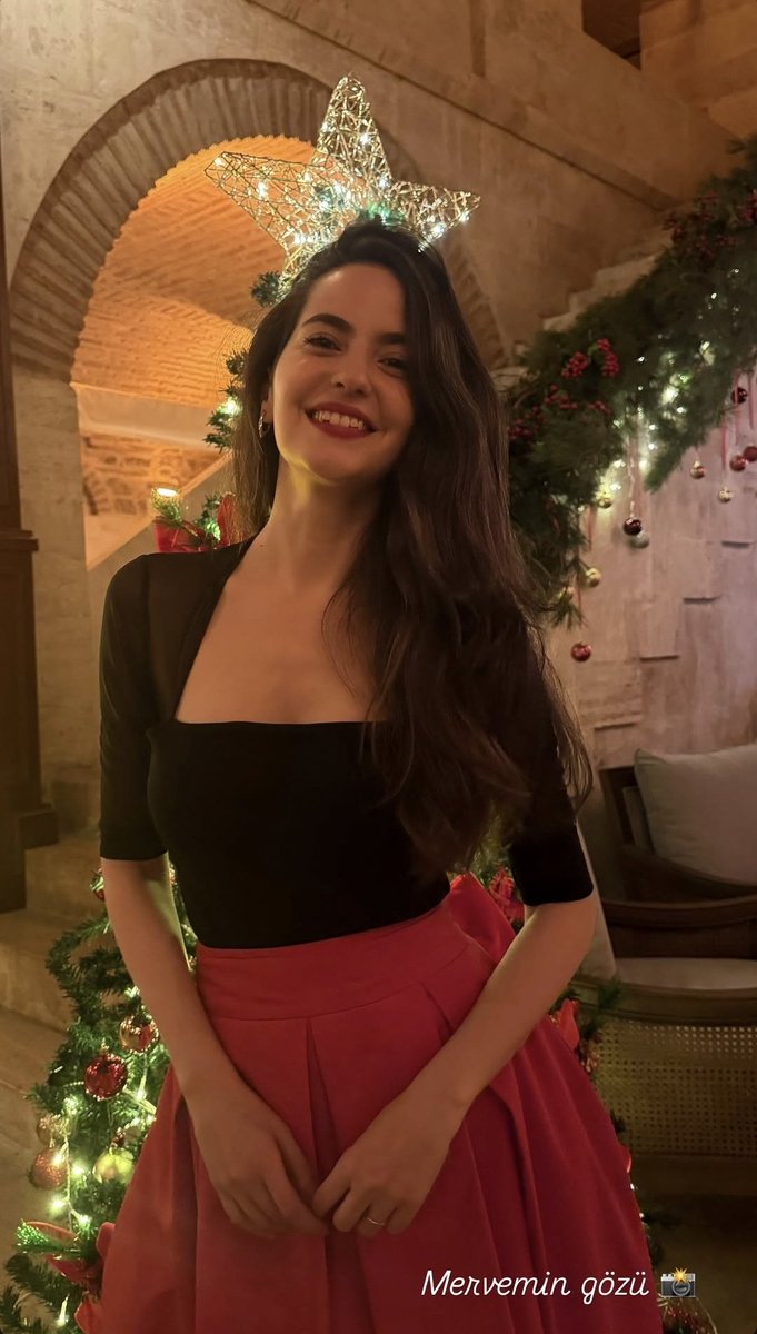 Ezgi Şenler güzelliğini konuşmayalım mı biraz da? 💫🌸