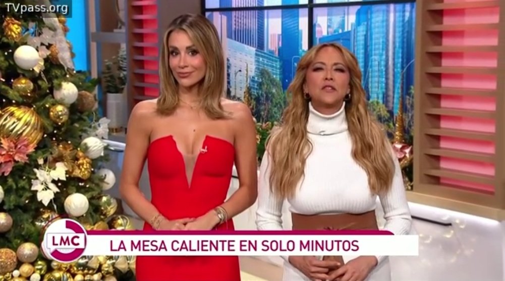 ❤️En tan solo unos minutos, arranca #LaMesaCaliente ♨️ Cristina Porta y Verónica Bastos ya están listas. 
#TeamPorta 🌬️🤍🍋 #CrisPorta11D