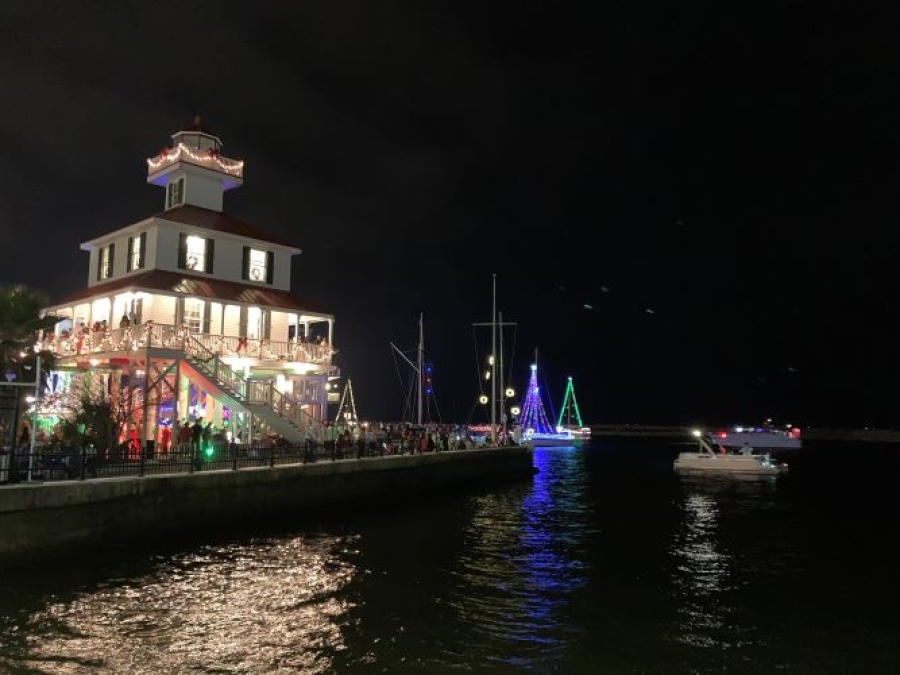 🎄✨ Lights, boats &amp; holiday cheer! ✨🎄
Dec 13 | 5–8 PM at New Canal Lighthouse. Tickets $10, kids 5 &amp; under free! 🌊💚
🎟️Grab yours 👉 zeffy.com/en-US/ticketin… #LightsOnTheLake #TeamCoastal
