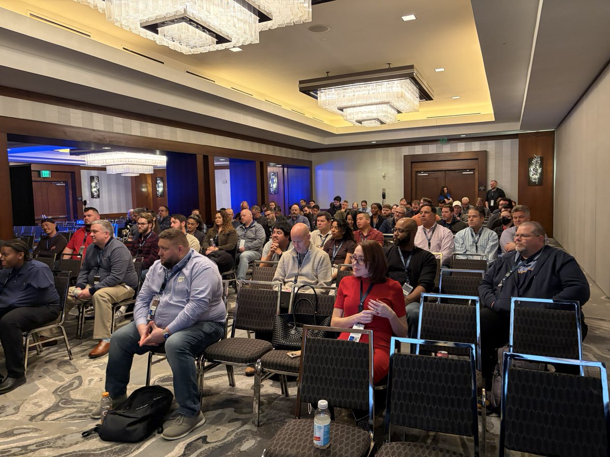 m0bilej0n's tweet image. We did a thing this week. What was that thing you ask?

We tore down the walls of the establishment and showed what you can do when you build an event based largely on love for people.

This is what we did:

✅ #womenintech with 85 attendees

✅ #neurodiversity in tech with 70+…