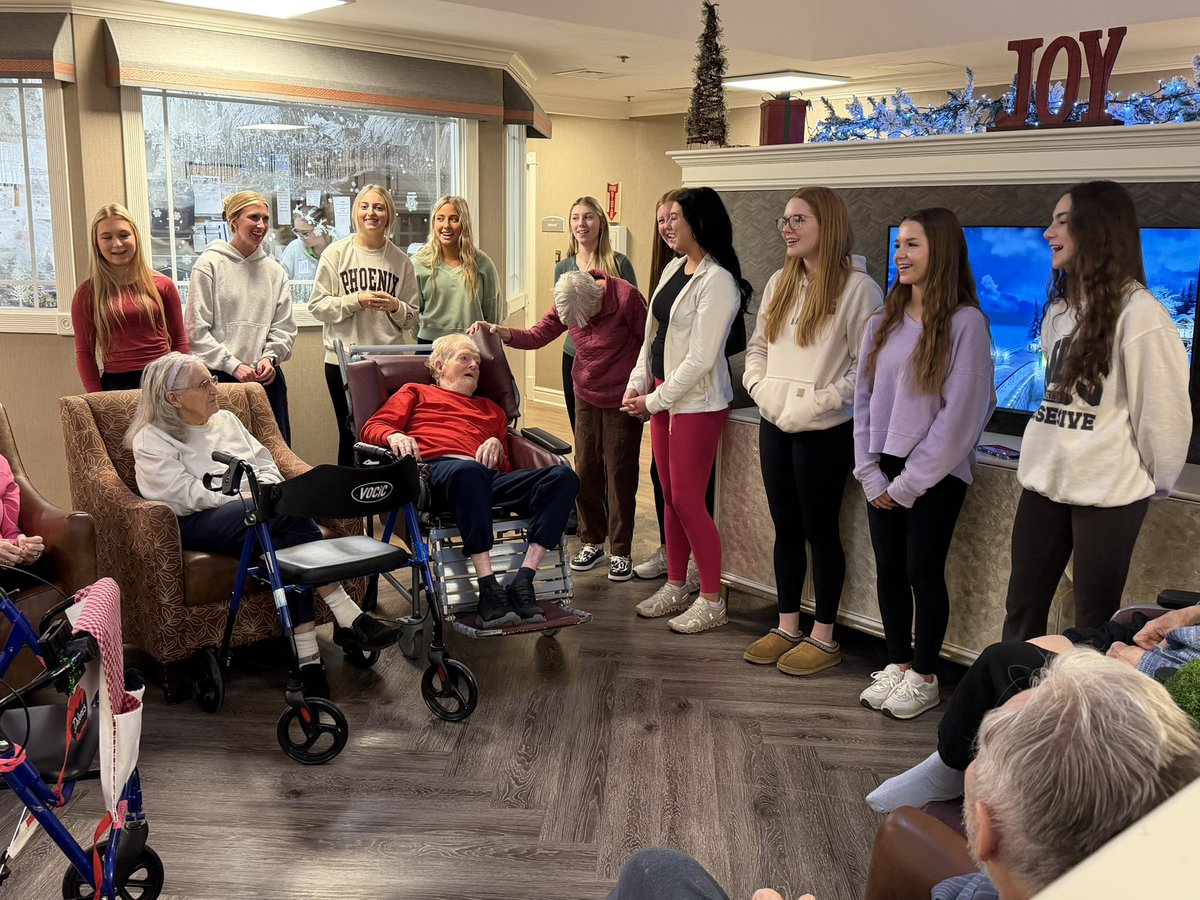 TroyR3CAPS's tweet photo. A special week for our PM Healthcare students at Sugar Creek Memory Care! They shared laughter in a snowball fight and lifted spirits with Christmas carols. Grateful for these meaningful moments. ❤️🎶❄️ #CommunityPartners #capsnetwork https://t.co/gQSoAHIQCu
