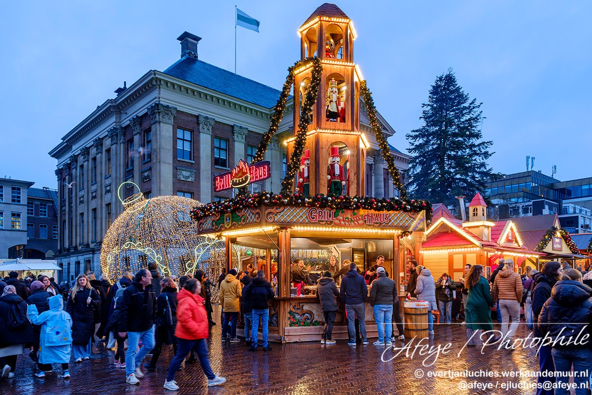 afeye's tweet photo. Kerstmarkt Grote Markt #Groningen. December 2025. #Wintergoud #Winterstad https://t.co/FTmGzFhzT5