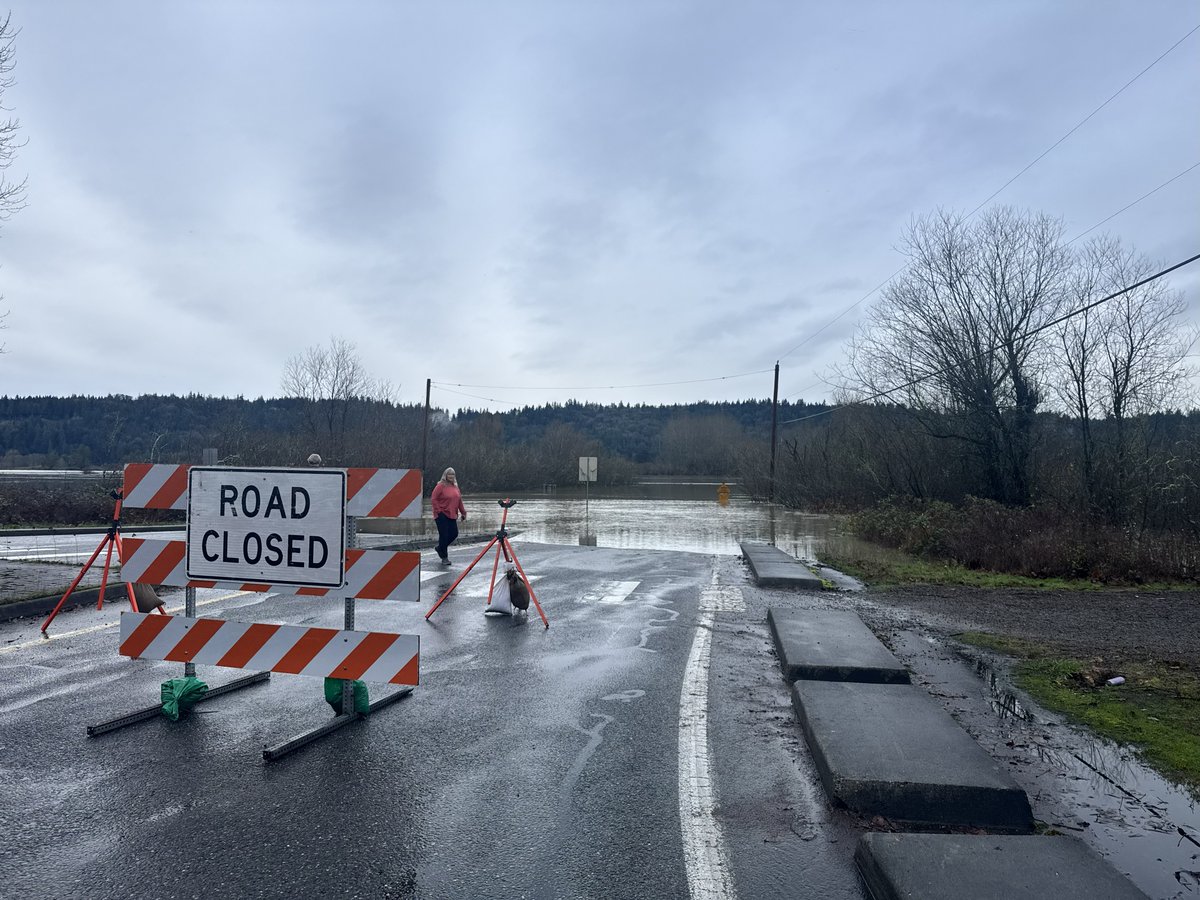 EastsideFire's tweet image. Please STAY off closed roads! We have rescued more than a few people in the Duvall, Carnation and Fall City areas traveling over closed roads. The water is moving, there is debris, and we urge you to stay home. If there is an emergency, and you need to get out, call 911.
