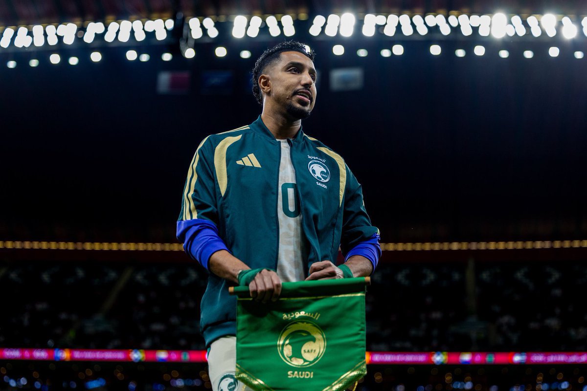 أفتخر إني عاصرت زمن أفضل لاعب في تاريخ كورة القدم الآسيوية والعربية والسعودية، وإستمعت بما قدمه للمنتخب السعودي والهلال في المستطيل الأخضر …
<a href="/salem_d29/">سالم الدوسري</a> لاعب لن يتكرر الله يحفظه  💙
 #السعوديه_فلسطين