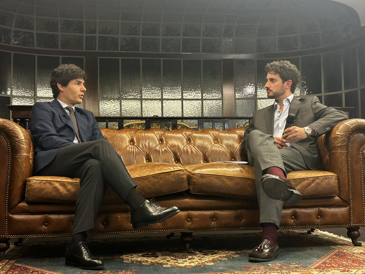 ➡️ La afición catalana está disfrutando de un interesante coloquio con Pablo Aguado