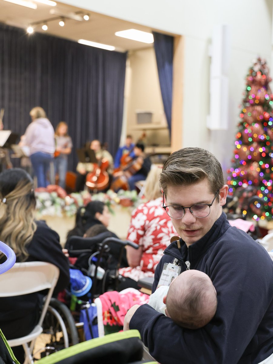 bethanychildrns's tweet photo. Bethany Middle Schoolโs Orchestra filled our space with holiday cheer today! ๐ถโจ
Their Christmas classics brought big smiles and even bigger joy to patients. Thank you for sharing your talents with us! ๐
#ChristmasMusic #Christmas #JOC25 #Festive #Orchestra https://t.co/DLNbNgvFsN