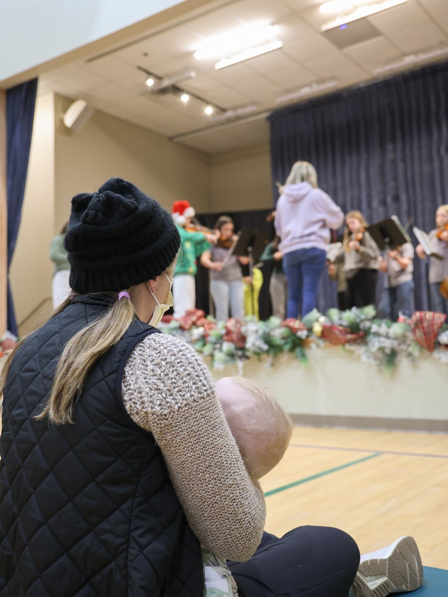 bethanychildrns's tweet photo. Bethany Middle Schoolโs Orchestra filled our space with holiday cheer today! ๐ถโจ
Their Christmas classics brought big smiles and even bigger joy to patients. Thank you for sharing your talents with us! ๐
#ChristmasMusic #Christmas #JOC25 #Festive #Orchestra https://t.co/DLNbNgvFsN