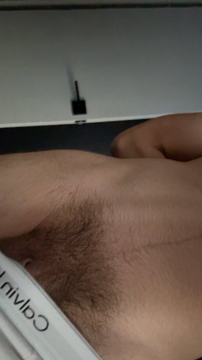F1ac0_'s tweet photo. Who wants to see what’s underneath😉 
1k retweets and I’ll post it https://t.co/MWgiFRXHvK