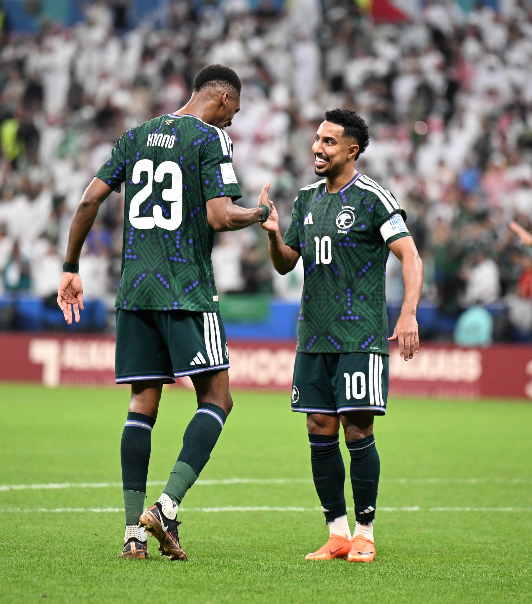 احتفالية سعودية بهدف الانتصار الذي سجله محمد كنو. #السعودية_فلسطين 
