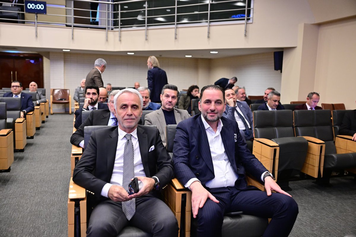 İstanbul Ticaret Odası’nın Aralık ”Ayı olağan meclis toplantımızı icra ettik.

2025 Yılı iş dünyamıza hayırlı olsun inşallah 

Meclis Başkanımız Sn.Dr.Erhan EKEN’in yönetiminde gerçekleştirdiğimiz toplantıda meclis üyelerimiz sektörleri ile ilgili genel kurula hitaplarda