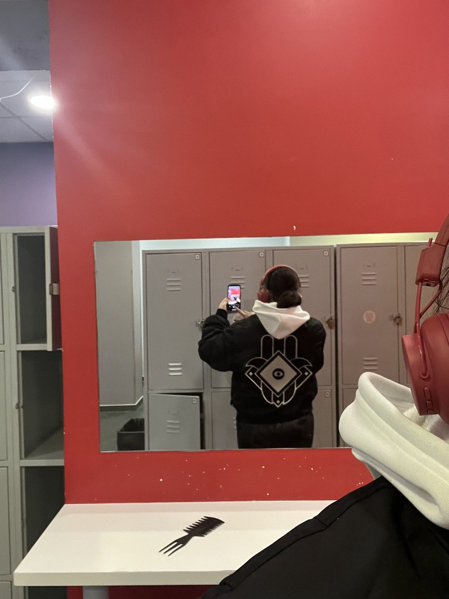 Cette veste… <a href="/uskymusic/">USKY 🪬</a>