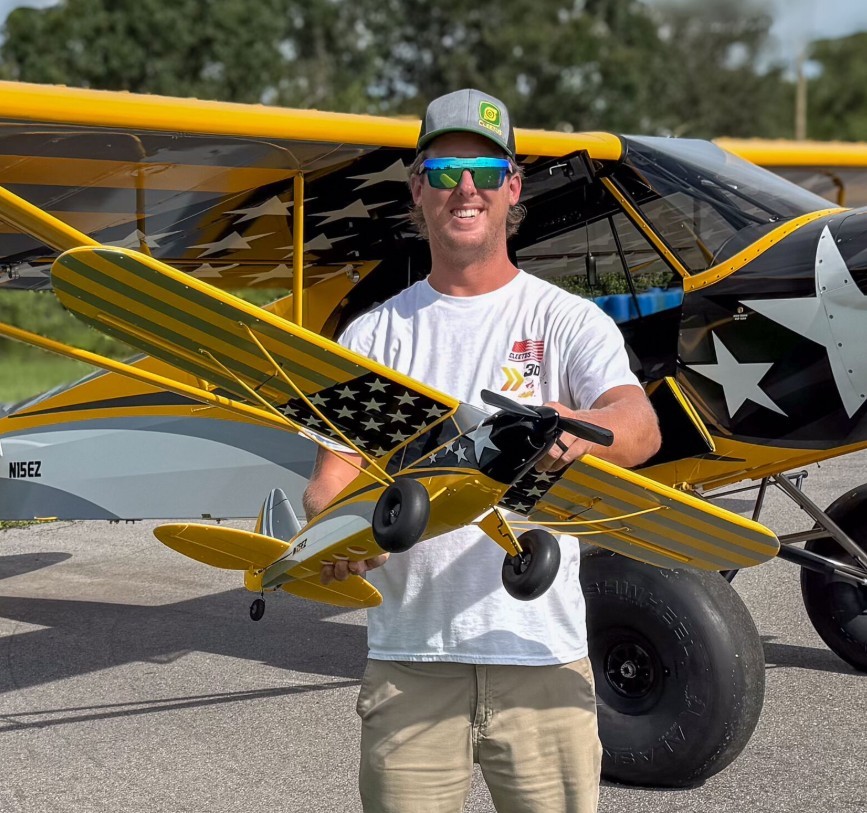 Just in!
A small batch of the Cleetus McFarland Special Edition Carbon Cub RTFs arrived. These would make a great Christmas gift. Get yours from Ready Made RC before they're gone!
readymaderc.com/products/detai…