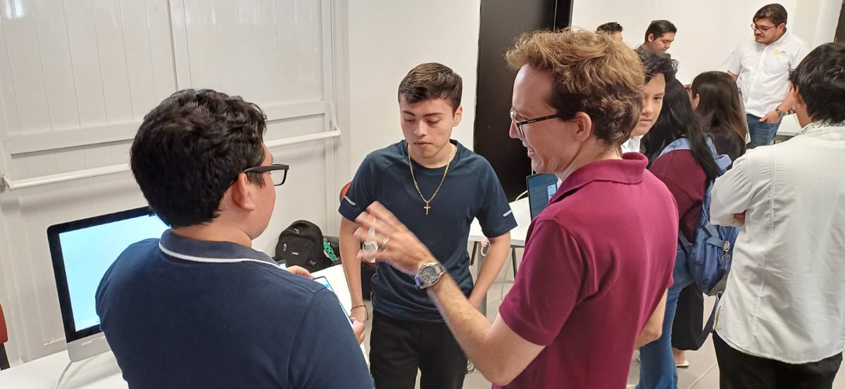 ¡EXPO TIC’S 2025 UTC¡

Les compartimos un resumen de lo que se vivió en la CODE &amp; MAKER EXPO TIC'S 2025 en la UTC 🎉💻. 

Nuestros alumnos mostraron todo su talento y creatividad en el desarrollo de juegos 🎮 y aplicaciones nativas de Android 📱.