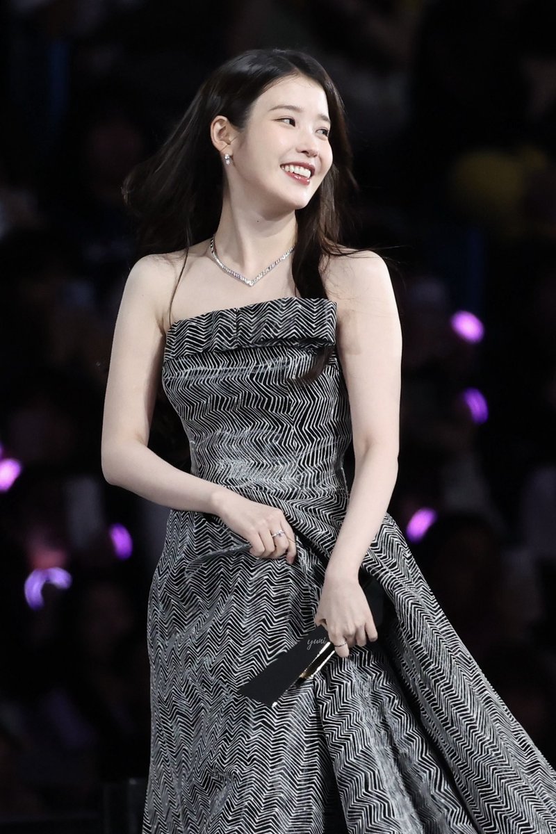 iu pics tweet media