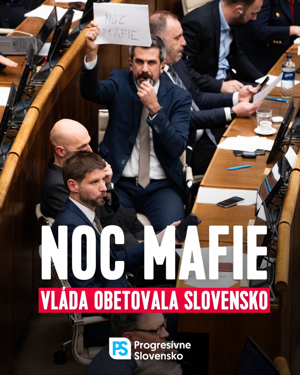 MSimecka's tweet photo. Noc mafie. V parlamente zažívame škandál v priamom prenose. Koalícia valcuje právny štát horšie ako za Mečiara. Prelamujú veto prezidenta, oslabujú kajúcnikov, prijímajú prílepky, ktoré kriminalizujú opozíciu. My v PS protestujeme, obštruujeme, zostávame v parlamente aj v noci a nevzdávame to. Tento boj musíme vyhrať - keď nie dnes, tak vo voľbách. Čím skôr, tým lepšie.