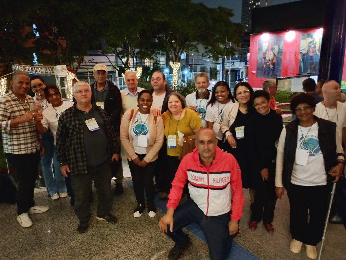 MoacirGonal's tweet photo. Encontro SESC Pinheiros com Doadores do Programa Mesa Brasil do SESC.
Instituto Biguá Eco Estudantil foi uma do Homenageados onde produzimos em nossa horta Agroecologia, Comunitária alimentos saudáveis e hortaliças na Capela do Socorro. https://t.co/5MoyzuBaqq