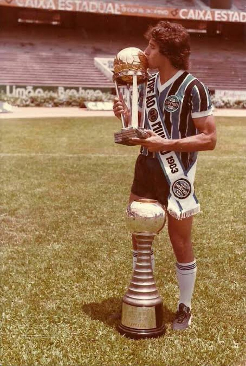 futnostalgico's tweet image. Renato Gaúcho campeão mundial pelo Grêmio em 1983.

Nostálgico!