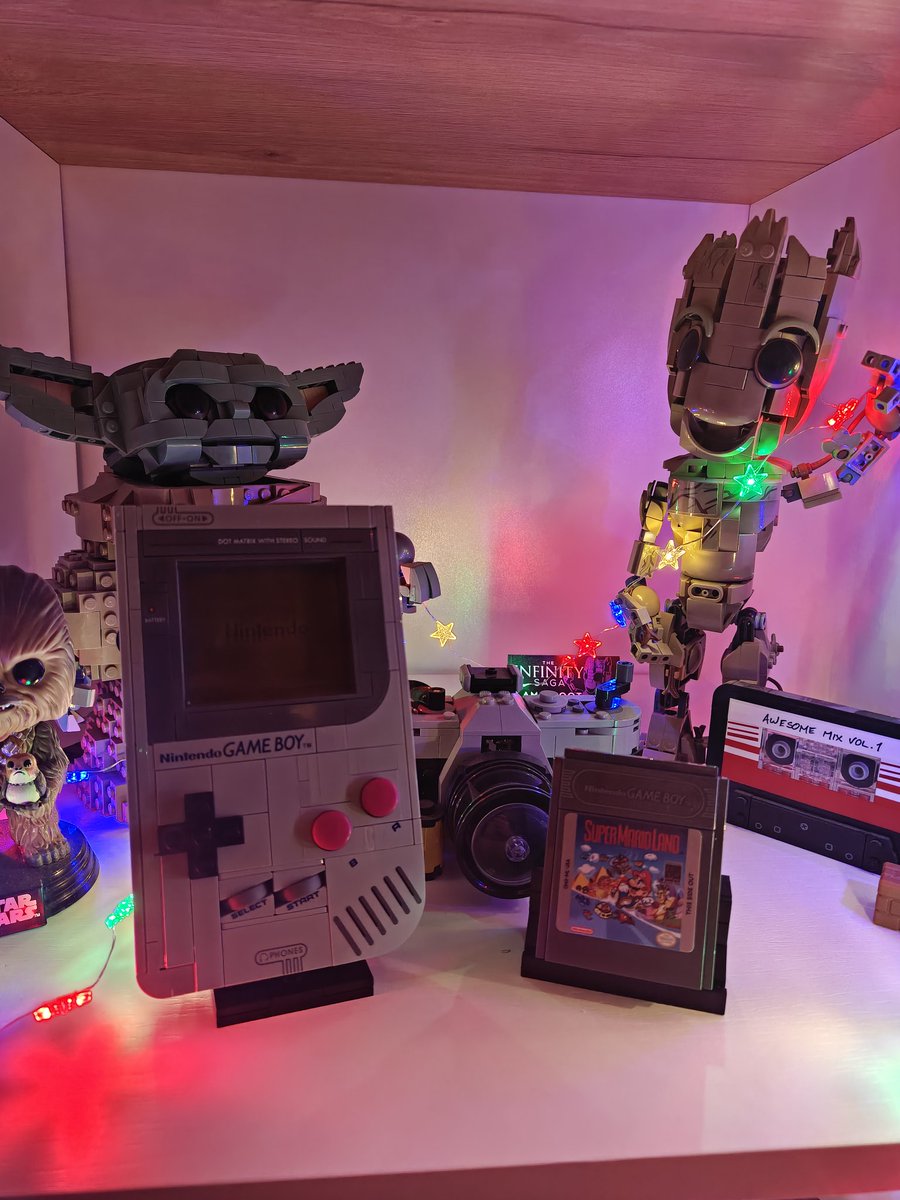 doopeck's tweet photo. Jest i on ๐ #LegoGameBoy โค๏ธ no piฤkny jest i bardzo ruchomy ๐ https://t.co/9cUL1zL394