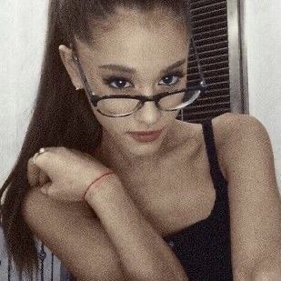 eternallyari44's tweet photo. ariana grande in glasses save me https://t.co/dNnp0ksf6G