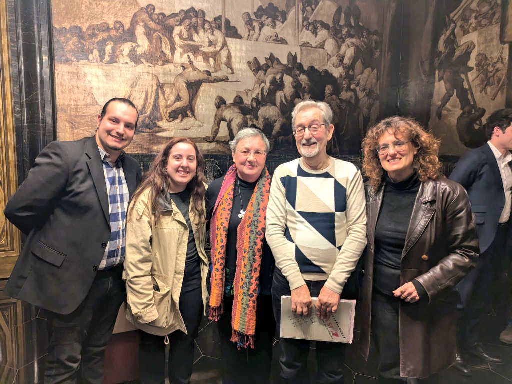 evabaror's tweet photo. Avui assistim al sentit homenatge que el col•lectiu #LGBTI+ ha organitzat a l'Eliseo Picó alias "Lubara Guilbert", intel•lectual, activista i ideòleg del manifest de la 1a manifestació gai de Catalunya que el Front d'Alliberament Gai de Catalunya #FAGC va organitzar el 1977. 🌈 https://t.co/R8HltQwX5Q
