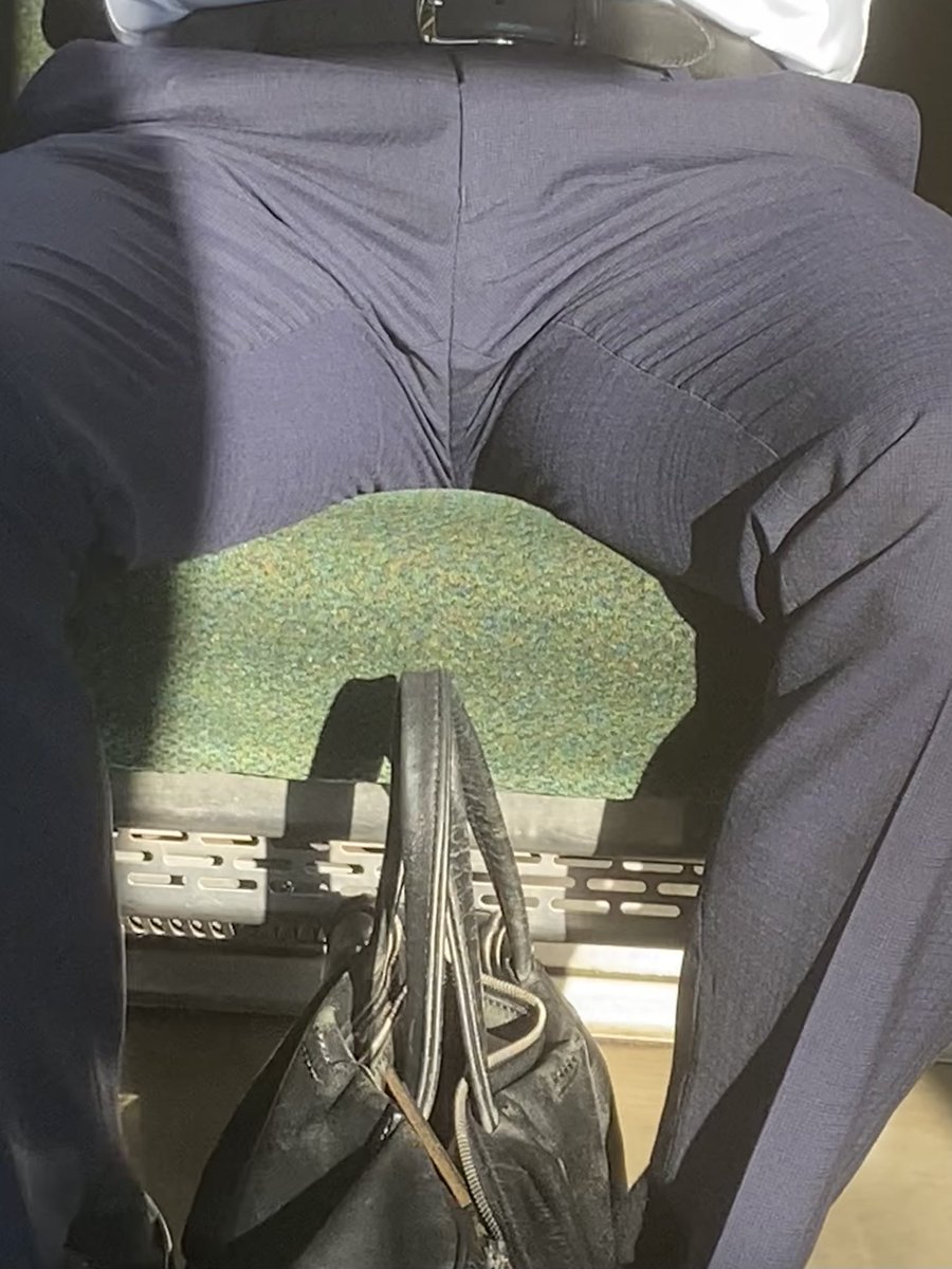 おはよーございます😊みなさん今週もお疲れ様でした🙇‍♂️😄お仕事の人もお休みの人も良い週末を過ごしてくださいね〜👍😉