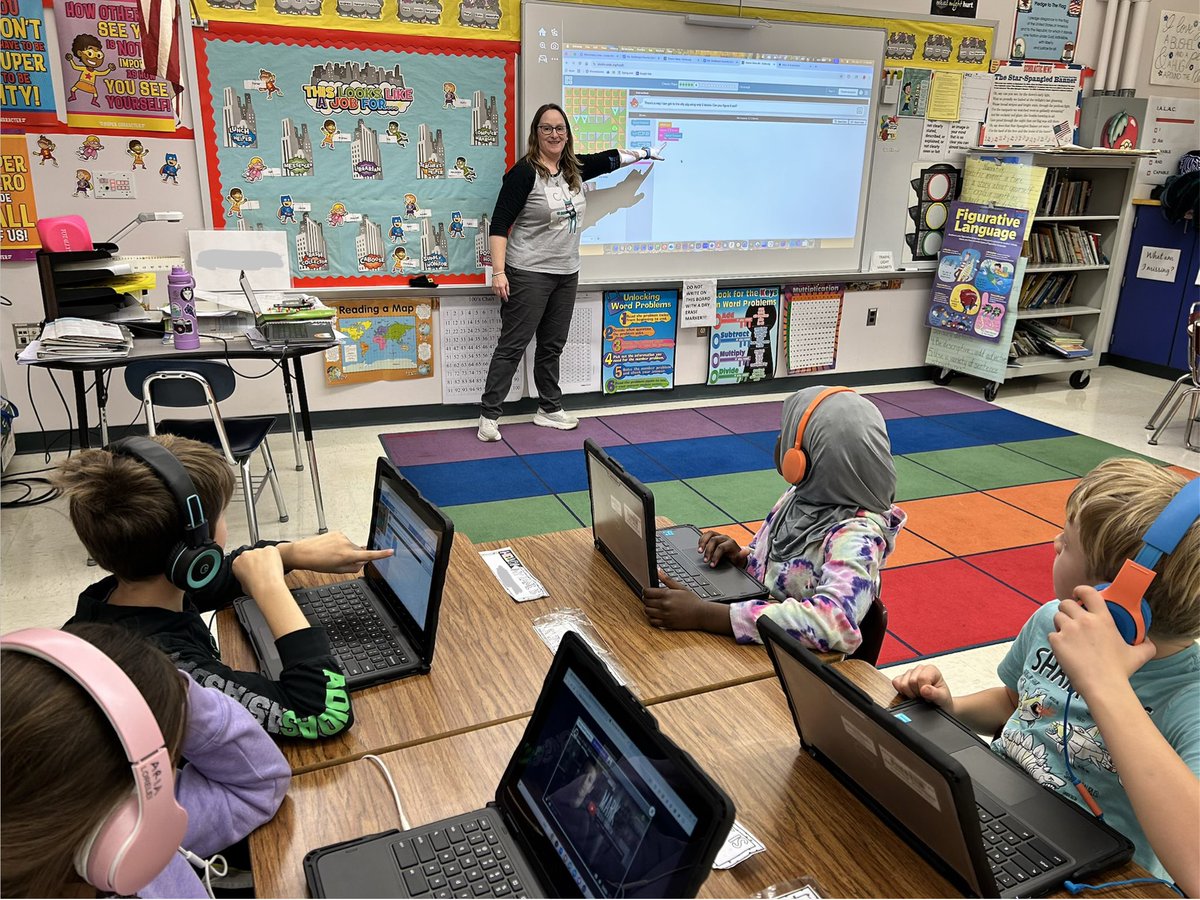 jaguar222's tweet image. More coding fun today! We continued with loops and added conditionals. @codeorg @CSforALL @LowerMerionSD #hourofcode #coding