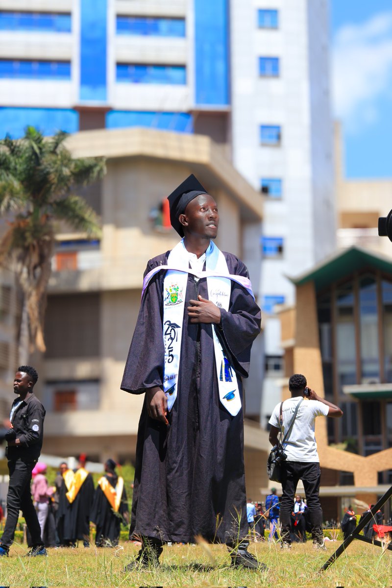 kiriagojared55's tweet photo. Congratulations to me 
#universityofnairobiclassof2025 https://t.co/jyTMG5Kf52