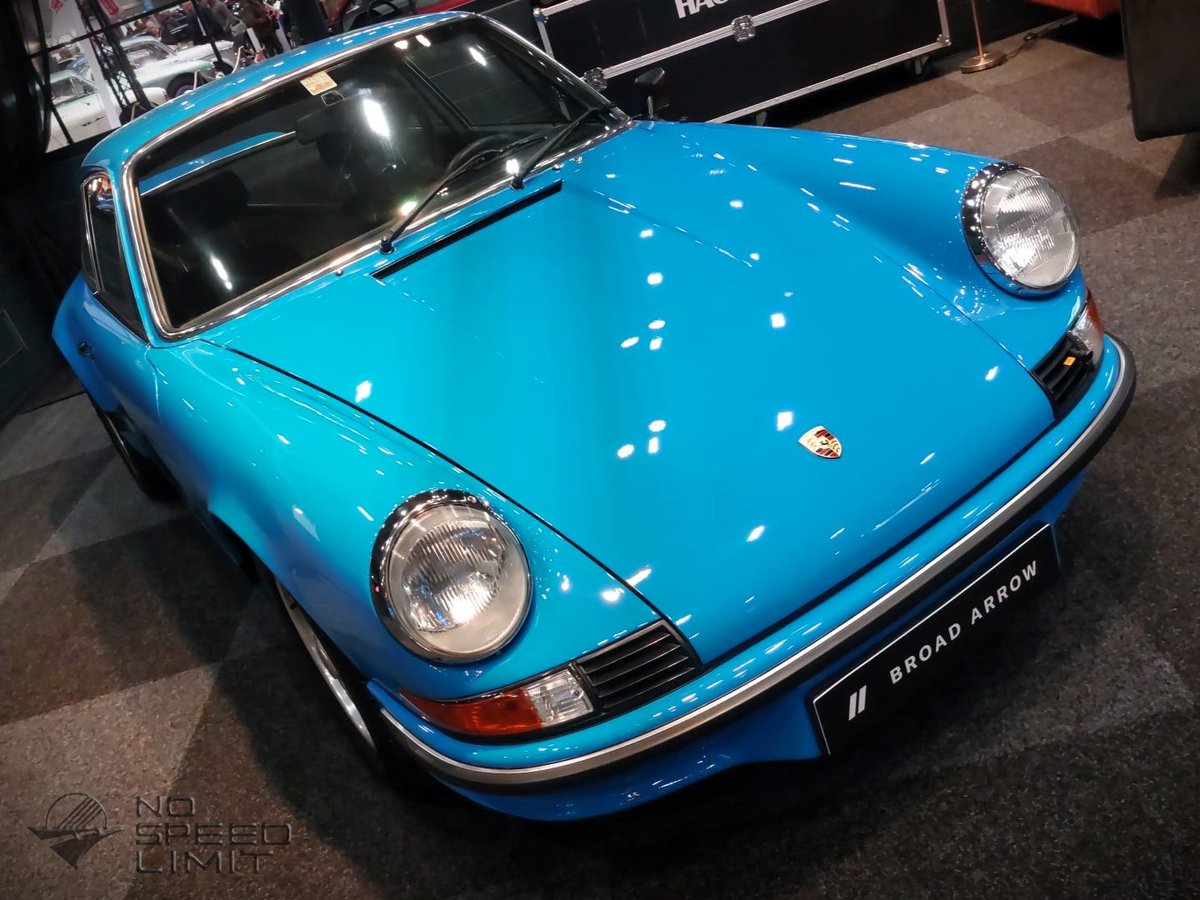 NoSpeedLimit_it's tweet image. 1973 Porsche 911 Carrera RS 2.7 Lightweight 🦆🔥
One of the most iconic 911s ever made —  ultra-lightweight build and that iconic ducktail. #Porsche911 #CarreraRS #Lightweight #ClassicCars #AirCooled ❤️‍🔥 #interclassicsbrussels 2025 

For more: no-speedlimit.it/Interclassics_…