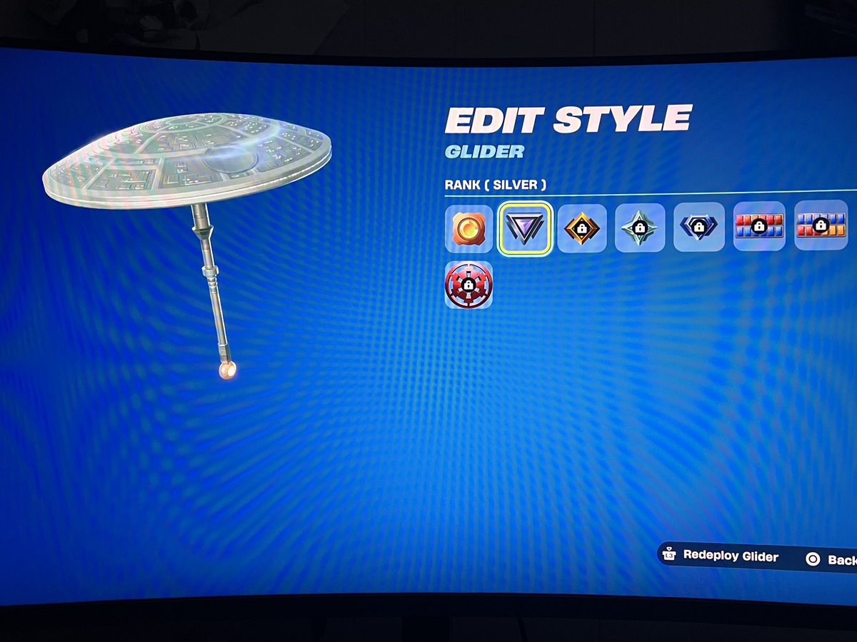 A6Csr0726's tweet photo. @FortniteStatus @FortniteStatus Please fix the Death Star Ranked Brella, I still can’t use the ranked styles. https://t.co/YT7ELIU7OF
