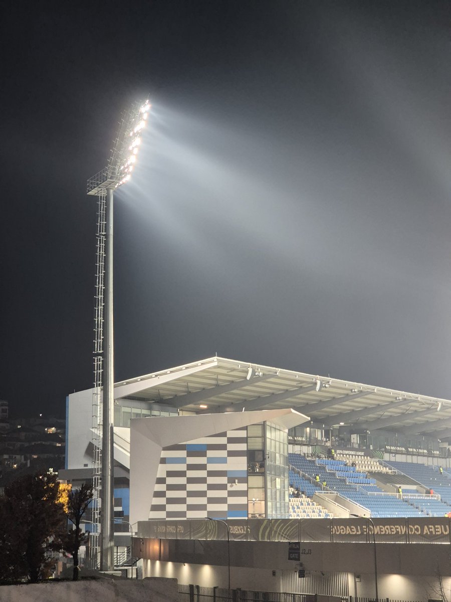 EINDELIJK! 

Een wedstrijd die je op papier zou moeten winnen, ook daadwerkelijk eenvoudig wint. Hopelijk kan dit worden vast gehouden.