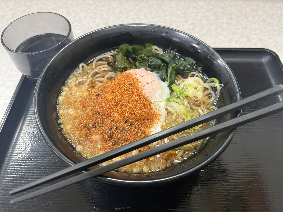 syacho_2's tweet photo. 師走も半ば

富士そばさんで朝そば�� https://t.co/ldyyWCBfl0