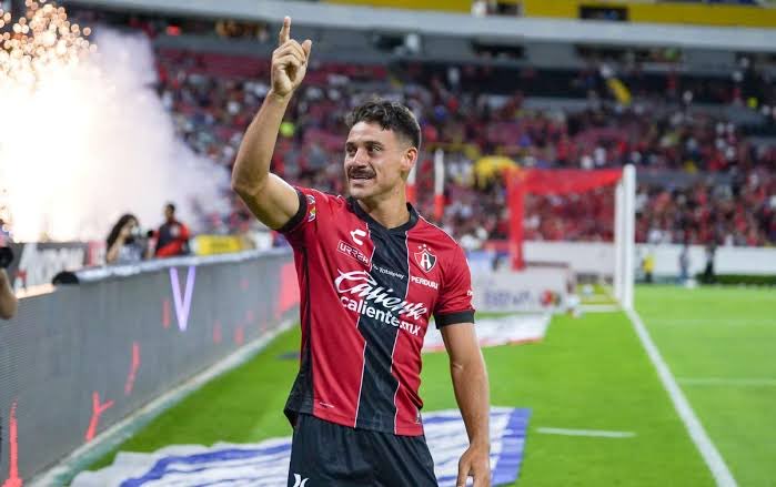 EddScouting's tweet image. Matías Cóccaro
28 años, Uruguayo, Pie Derecho, 180 cm
Equipo: Atlas Guadalajara (Liga MX)
Contrato: Hasta 31/12/2025
Métricas (x90):
G 0.46
A 0.15
Tiros al Arco 52%
Oport. Creadas 2
Regates 0.92
Pases 77%
Duelos Aéreos 1.85
Minutos: 585, G: 3, A: 1