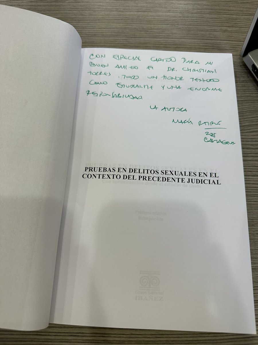 El honor de recibirlo de la mano de su autora. Es una gran obra, que es obligatoria para los litigantes en derecho penal. 

Mi admiración y mi cariño la saludan siempre Dra <a href="/PatronMAngelica/">María A. Patrón Pérez</a>