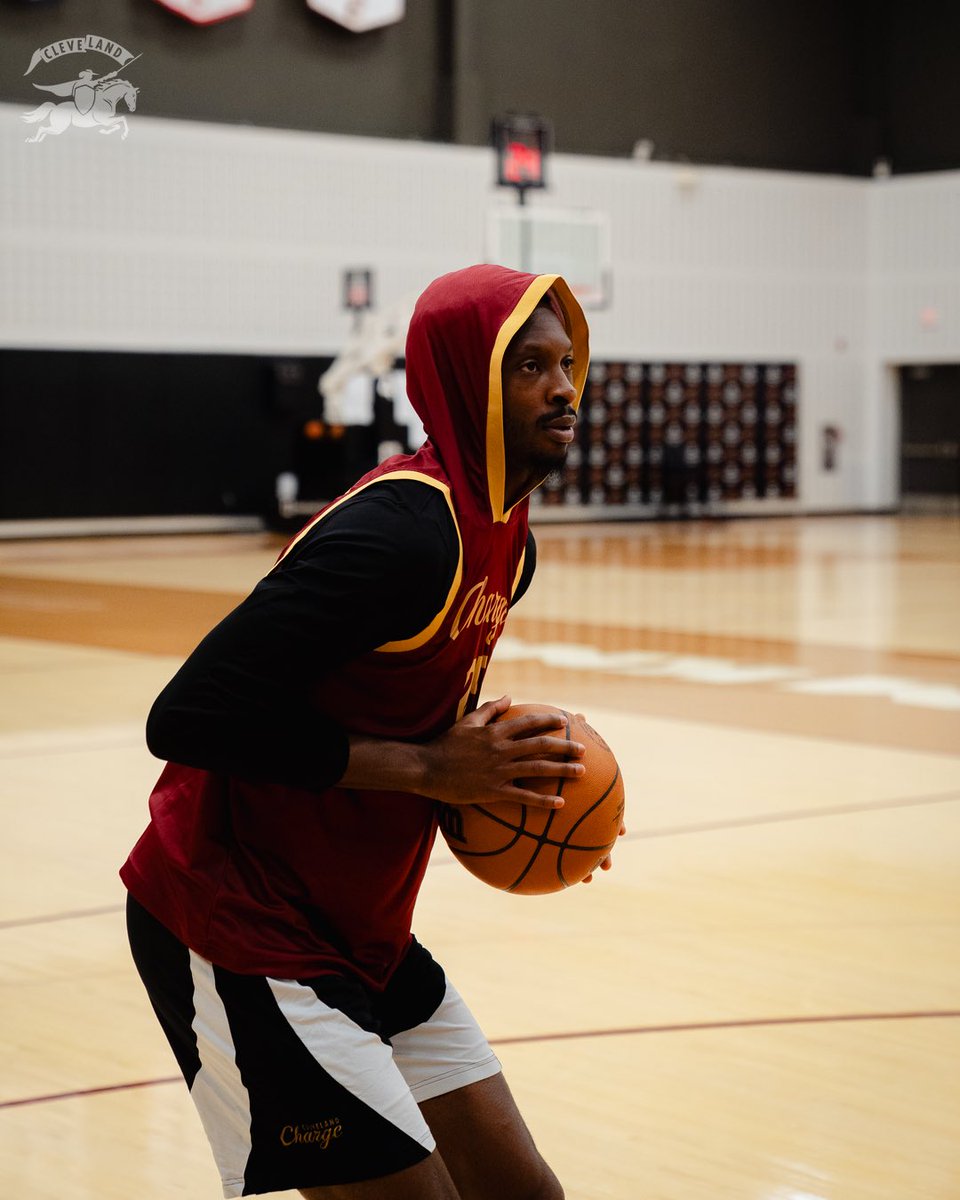 ChargeCLE's tweet photo. how could you make a jersey even better?! ADD A HOOD! get these hooded Charge jerseys presented by @seatgeek at our game THIS SATURDAY!! #ChargeOn

*these are for the first 1,500 fans!! https://t.co/3cqlQTKj2p