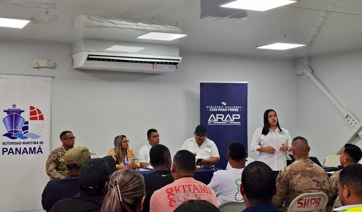 #BocasDelToro | Unidades de la 1ra. Región #Aeronaval participaron en una reunión donde se abordó el tema de defensa de los territorios y la pesca artesanal, realizada en Almirante. 

La jornada contó con la presencia de <a href="/AMP_Panama/">Autoridad Marítima de Panamá</a> <a href="/ARAP_Panama/">ARAP</a> <a href="/MiAmbientePma/">Ministerio de Ambiente de Panamá</a> y la gobernación.
